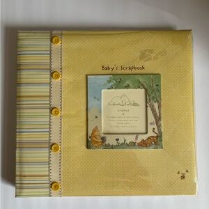 NWT Classic Pooh Scrapbook